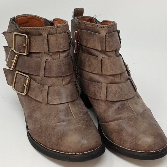 Report Aydin Women's Junior Light Brown Ankle Bootie Size 6 - Picture 1 of 16